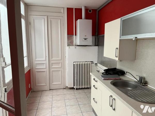 Proche zone Curie, MAISON de ville avec petit jardin