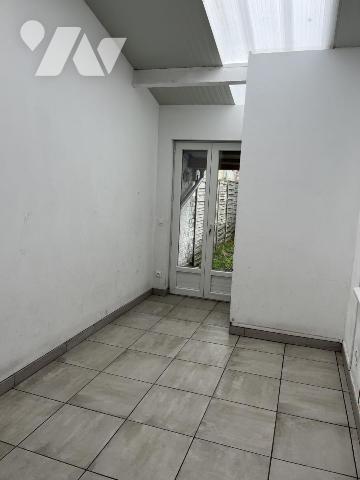 Proche zone Curie, MAISON de ville avec petit jardin