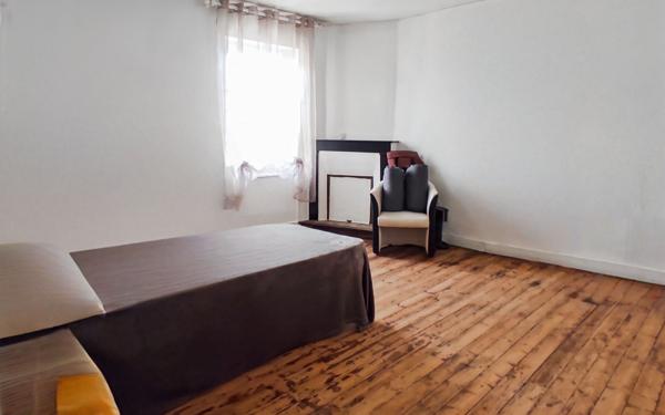 Maison à vendre    4 pièces •  Razac-sur-l'Isle