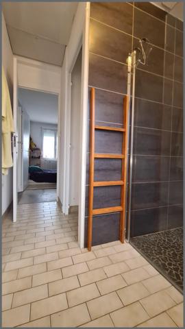 Maison à BRESSUIRE, 79300 - 8 pièces 95m²