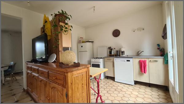 Maison à BRESSUIRE, 79300 - 8 pièces 95m²