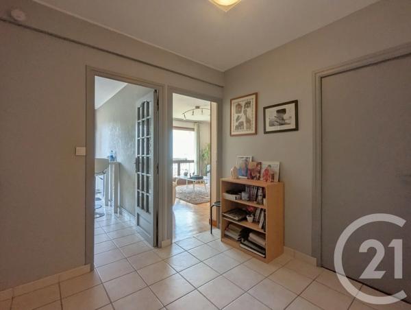 Appartement T3 à vendre  3 pièces - 67,39 m 2   BASSENS  - 73