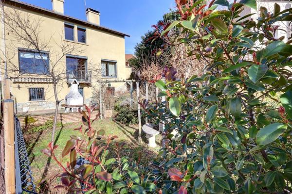 EXCLUSIVITE CLERMONT-FERRAND, limite DURTOL , belle villa des années 50