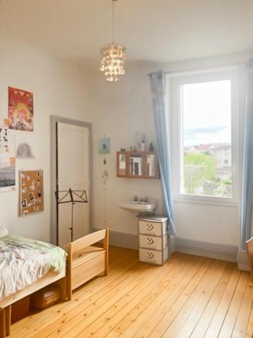 Maison rénovée à vendre 7 pièces MONTLUCON (03) sur terrain clos de 824 m2