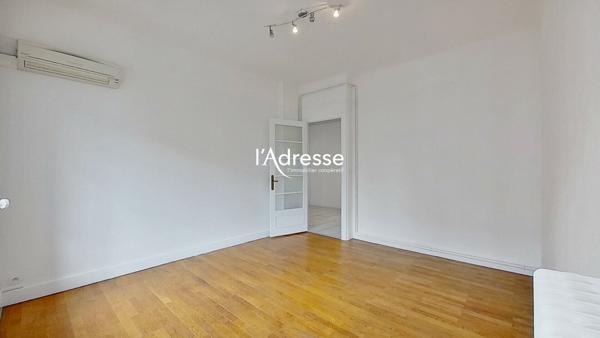 Bureaux pour profession libérale - GRENOBLE - 3-4 pièces - 88.28 m2 - 2 balcons