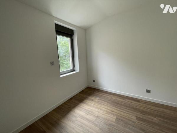 BELLE MAISON DE VILLE  RENOVEE GARAGE ET JARDINET 60 M2 ENVIRON