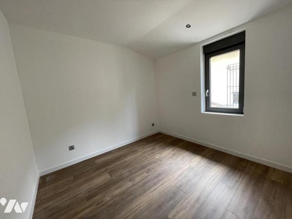 BELLE MAISON DE VILLE  RENOVEE GARAGE ET JARDINET 60 M2 ENVIRON