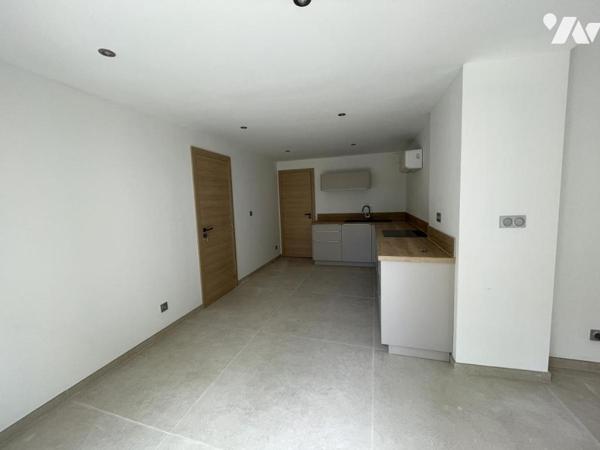 BELLE MAISON DE VILLE  RENOVEE GARAGE ET JARDINET 60 M2 ENVIRON