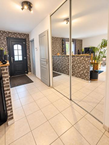 Mâcon Nord à Saint-Martin-Belle-Roche – Maison de plain-pied avec piscine et jardin sans vis-à-vis