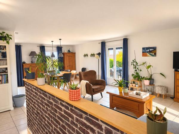 Mâcon Nord à Saint-Martin-Belle-Roche – Maison de plain-pied avec piscine et jardin sans vis-à-vis