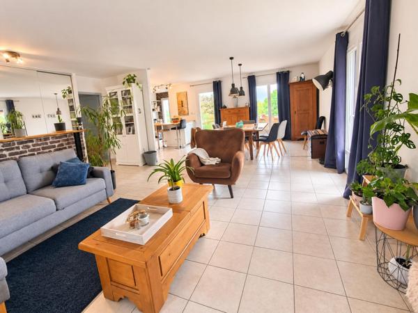Mâcon Nord à Saint-Martin-Belle-Roche – Maison de plain-pied avec piscine et jardin sans vis-à-vis