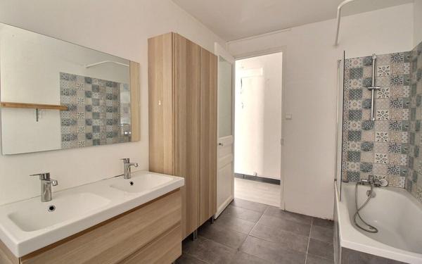 Appartement à vendre    3 pièces • 60 m2 Marseille 6