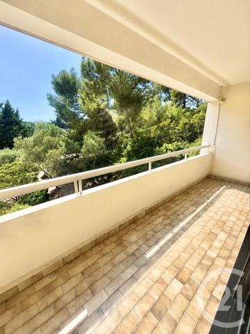 Appartement à vendre  3 pièces - 96 m 2   MARTIGUES  - 13