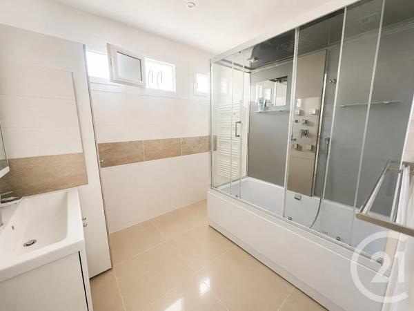 Appartement à vendre  3 pièces - 96 m 2   MARTIGUES  - 13