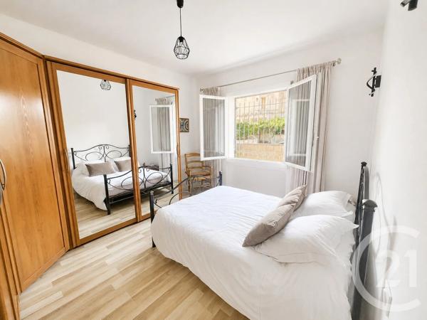 Appartement à vendre  3 pièces - 96 m 2   MARTIGUES  - 13