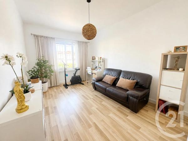 Appartement à vendre  3 pièces - 96 m 2   MARTIGUES  - 13