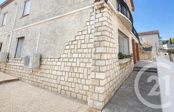 Appartement à vendre  3 pièces - 96 m 2   MARTIGUES  - 13