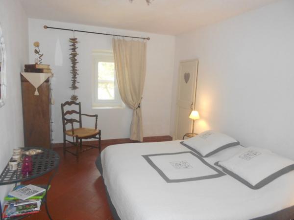 Domaine viticole, gîte, chambres d'hôtes, salle évenementielle, 119 ha boisés