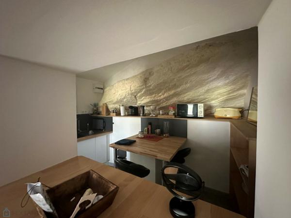 Domaine viticole, gîte, chambres d'hôtes, salle évenementielle, 119 ha boisés