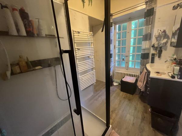 Domaine viticole, gîte, chambres d'hôtes, salle évenementielle, 119 ha boisés