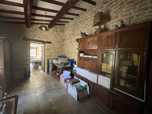 Domaine viticole, gîte, chambres d'hôtes, salle évenementielle, 119 ha boisés