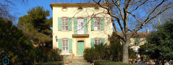 Domaine viticole, gîte, chambres d'hôtes, salle évenementielle, 119 ha boisés