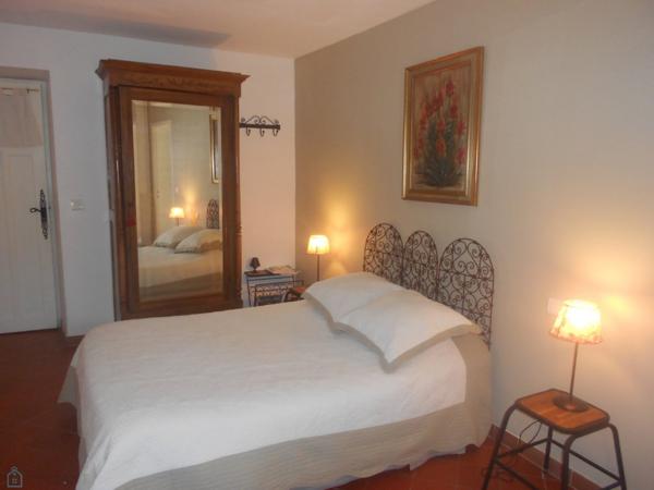 Domaine viticole, gîte, chambres d'hôtes, salle évenementielle, 119 ha boisés