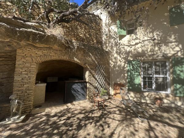 Domaine viticole, gîte, chambres d'hôtes, salle évenementielle, 119 ha boisés