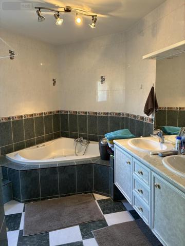 Maison à vendre à Saint-Affrique dans l'Aveyron (12400), ref : 12051-19