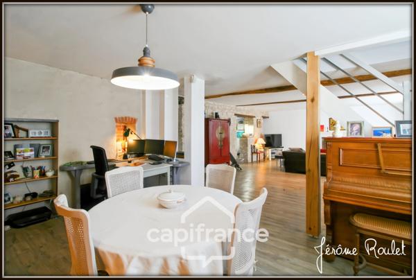 Maison en pierre à vendre 6 pièces 4 chambres terrain 4 700 m² en partie constructible avec dépendances Champigny-En-Rochereau (86)