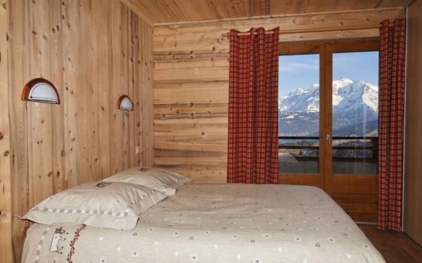 Immeuble à vendre    13 pièces • 664 m2 Cordon