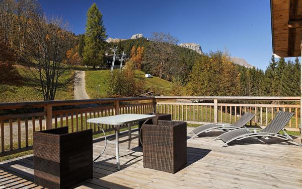 Immeuble à vendre    13 pièces • 664 m2 Cordon