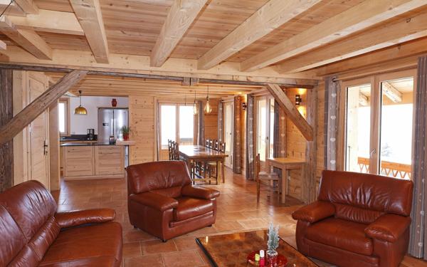 Immeuble à vendre    13 pièces • 664 m2 Cordon