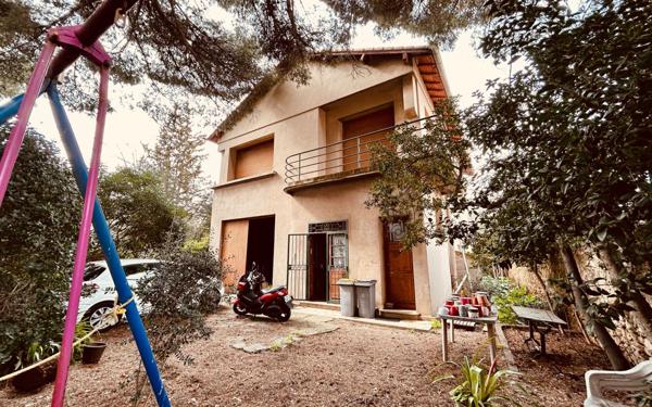 Maison à vendre    9 pièces •  Sète