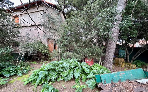 Maison à vendre    9 pièces •  Sète