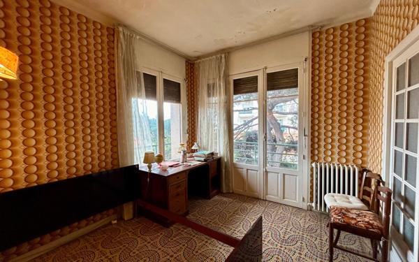 Maison à vendre    9 pièces •  Sète