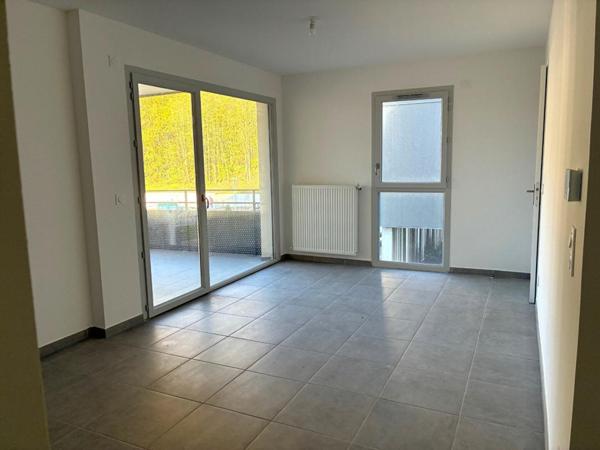 Appartement  T2 Challes Les Eaux  43 m2 avec garage
