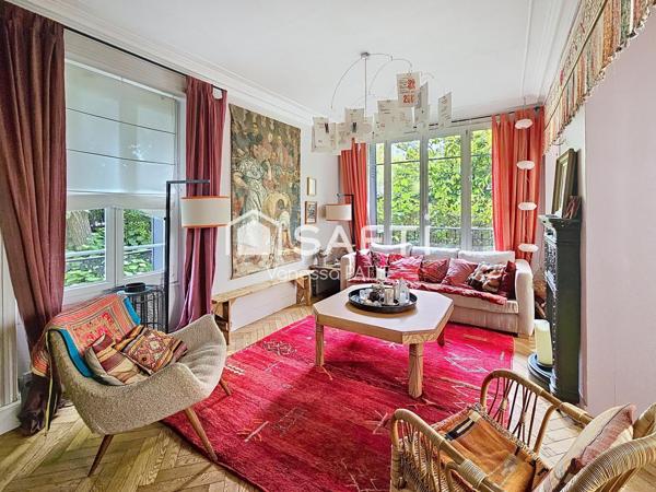 Charme d'une meulière (parquet, moulures, cheminée)