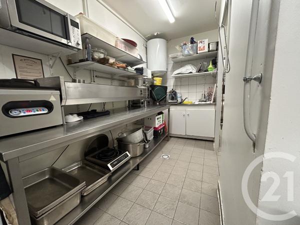 à vendre  161 m2 LA FARE LES OLIVIERS - 13