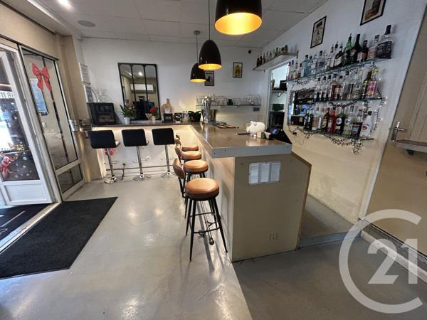 à vendre  161 m2 LA FARE LES OLIVIERS - 13