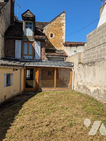 Maison à Vendre à Nogent-le-Rotrou (28400) en Eure-et-Loir (28)

Charmante maison à rénover d...