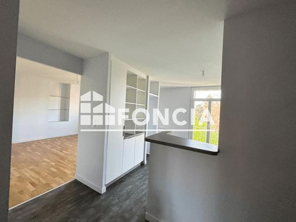 Location Appartement 3 pièces 78.83 m² - 13 AVENUE DUGUEYT JOUVIN Voiron 38500