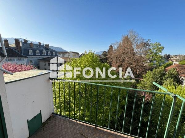 Location Appartement 3 pièces 78.83 m² - 13 AVENUE DUGUEYT JOUVIN Voiron 38500