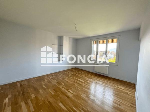 Location Appartement 3 pièces 78.83 m² - 13 AVENUE DUGUEYT JOUVIN Voiron 38500