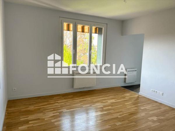 Location Appartement 3 pièces 78.83 m² - 13 AVENUE DUGUEYT JOUVIN Voiron 38500