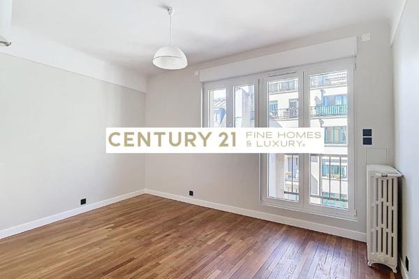 Appartement T3 à vendre  3 pièces - 71,24 m2 PARIS - 75007