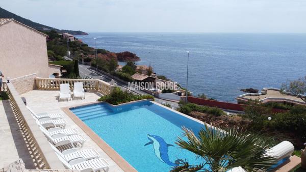 Saint-Raphaël : Villa contemporaine d'exception avec vue mer panoramique et piscine à débordement »