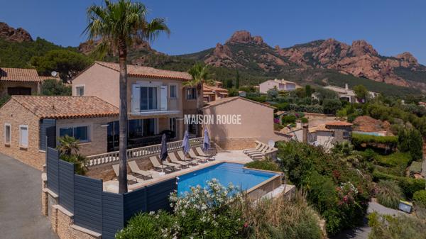 Saint-Raphaël : Villa contemporaine d'exception avec vue mer panoramique et piscine à débordement »