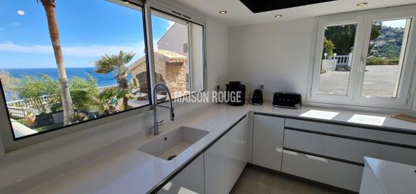 Saint-Raphaël : Villa contemporaine d'exception avec vue mer panoramique et piscine à débordement »