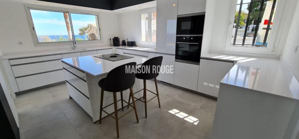 Saint-Raphaël : Villa contemporaine d'exception avec vue mer panoramique et piscine à débordement »